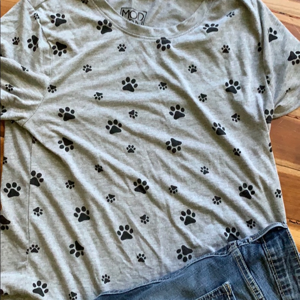 Like New sort grey t-shirt